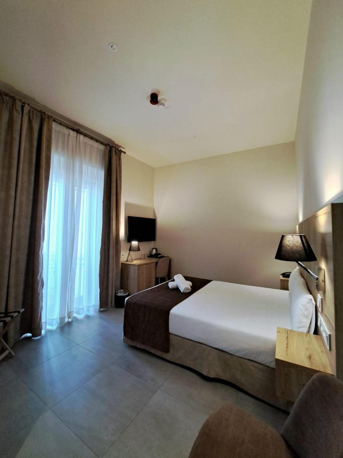 Hotel Av La Florida Séville Extérieur photo